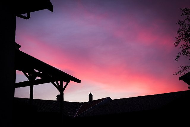 coucher de soleil avec le rose du ciel