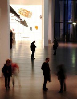 Photo d'un hall de musée ou d'une galerie d'art (anonyme)