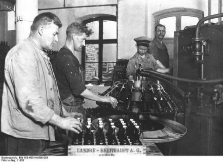 Photo d'ouvriers de la brasserie Landré, à Berlin (1930)