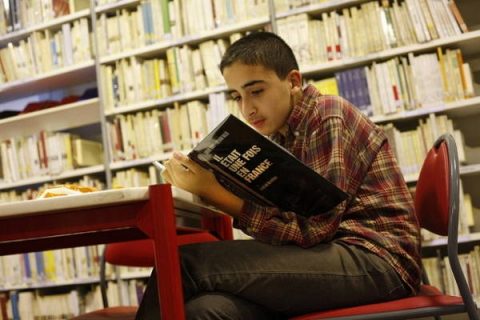 Bibliothèque et salle de lecture du Centre Culturel français d'Alger