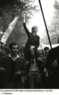 Photo noir et blanc d'une manifestation étudiante en 1968