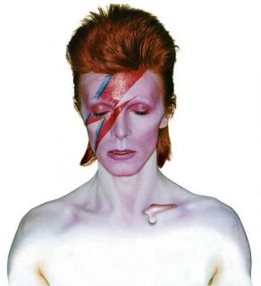 David Bowie dans le personnage d'Aladdin Sane (1973)