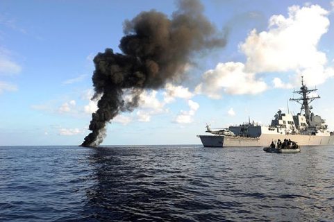 photographie de L'USS Farragut dans le Golfe d'Aden