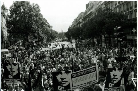 Une foule de manifestants