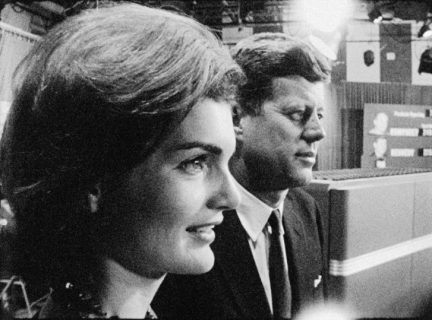 Jackie et John Kennedy de profil