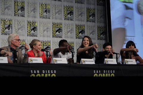 Les acteurs de The Good Place attablé au Comic-Con de Santiago