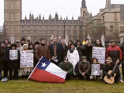 Un groupe d'opposants chiliens à Londres