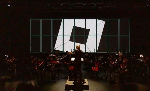 Concert : orchestre et projection d'image.